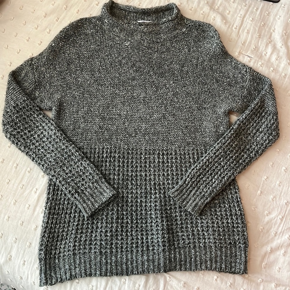 American Eagle Outfitters Sweater